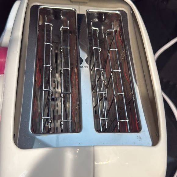 🎉HPx2🎉Hello kitty 2-Slice wide toaster excellent condition! - Picture 8 of 8